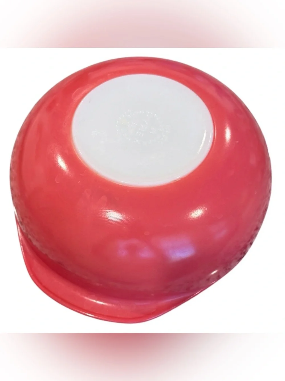 Pyrex Flamingo Pink 024 vintage casserole dish features with tab handles